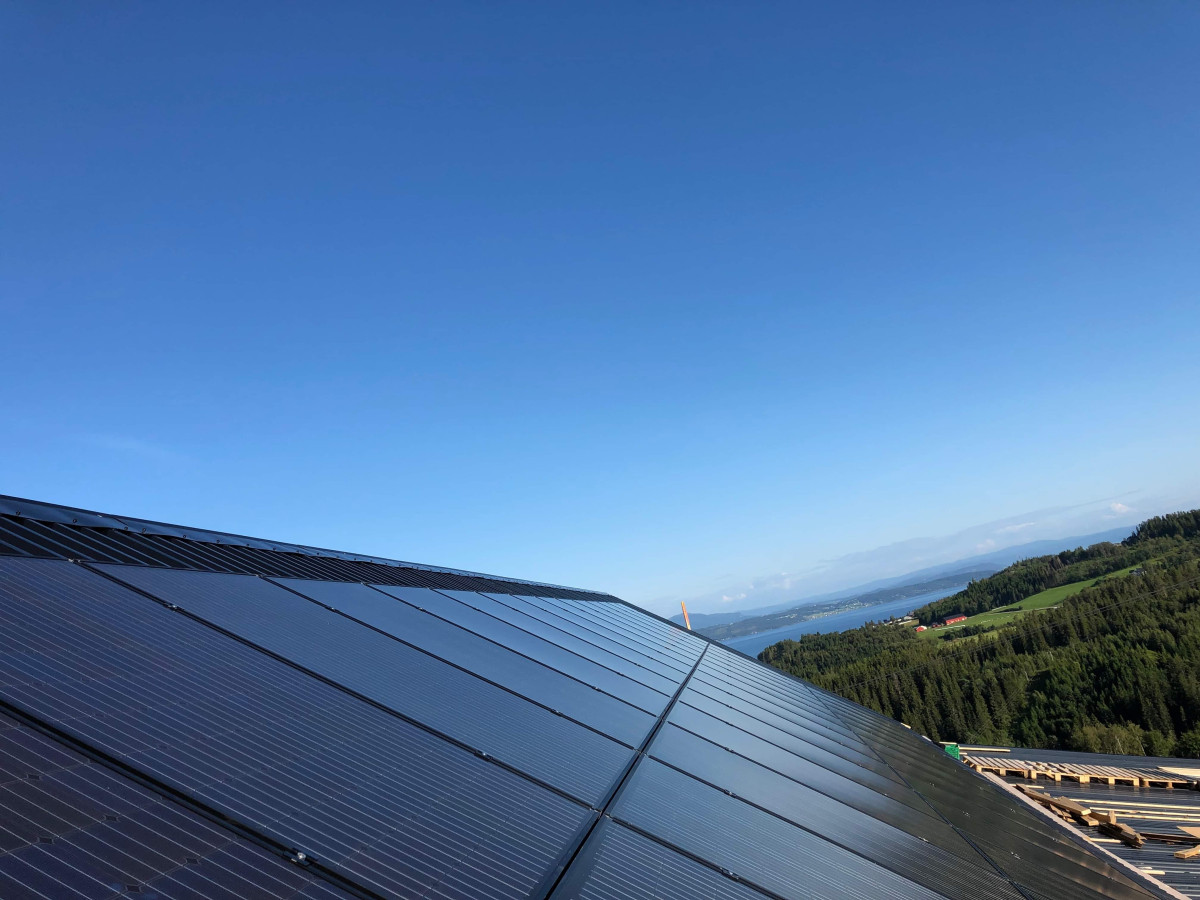 Solcelleanlegg bedrift.png