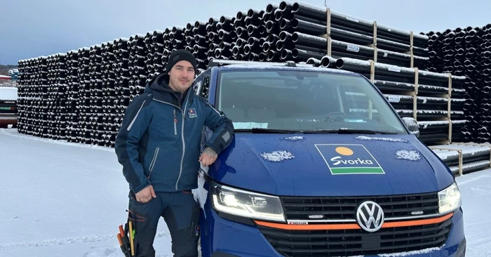 Emil_elektriker_med bil