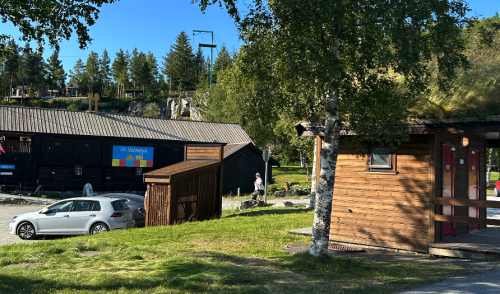 Valsøya-ladestasjon-takoverbygg.png
